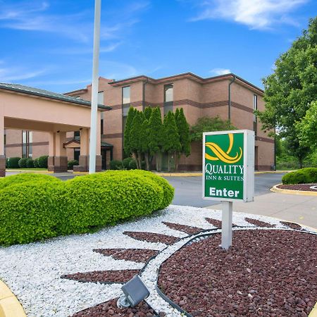 Quality Inn & Suites Sellersburg Exterior photo
