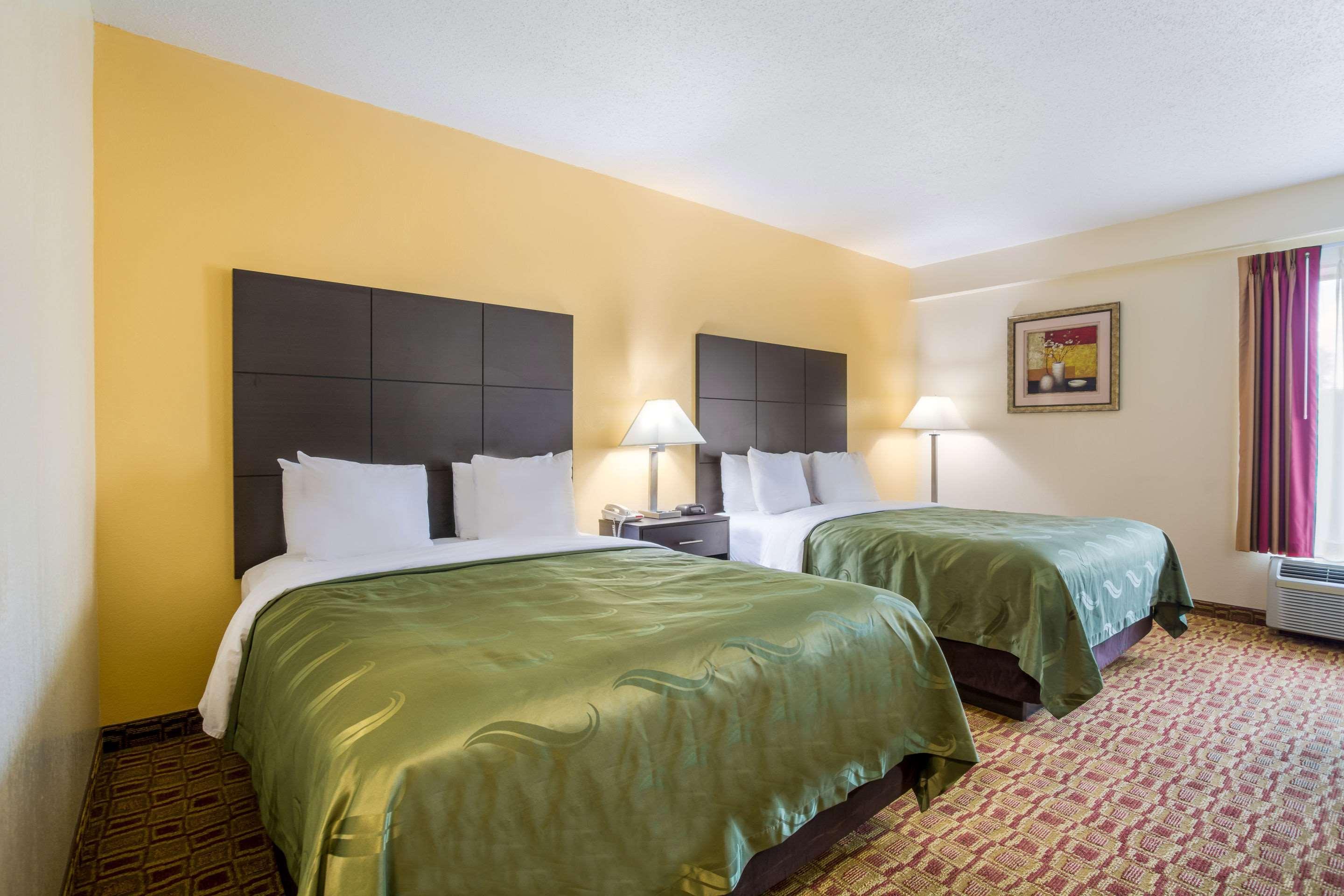 Quality Inn & Suites Sellersburg Exterior photo