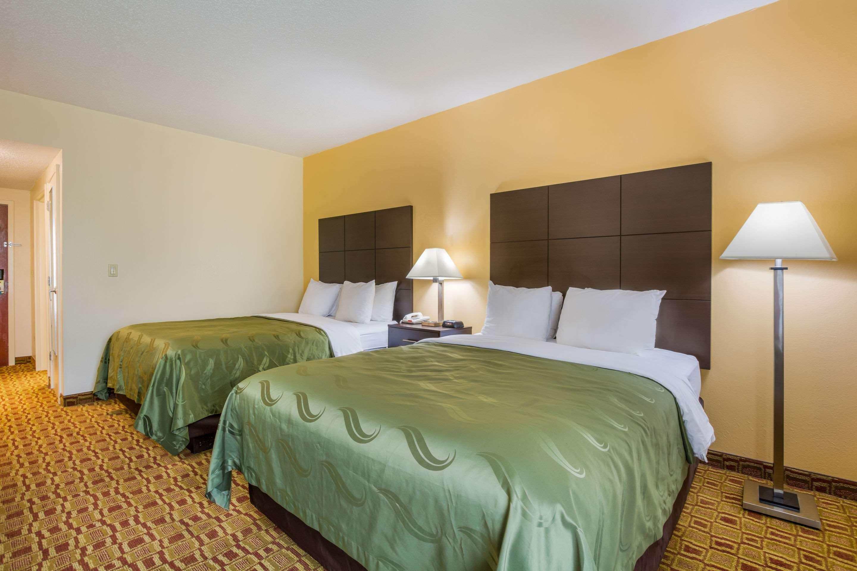 Quality Inn & Suites Sellersburg Exterior photo
