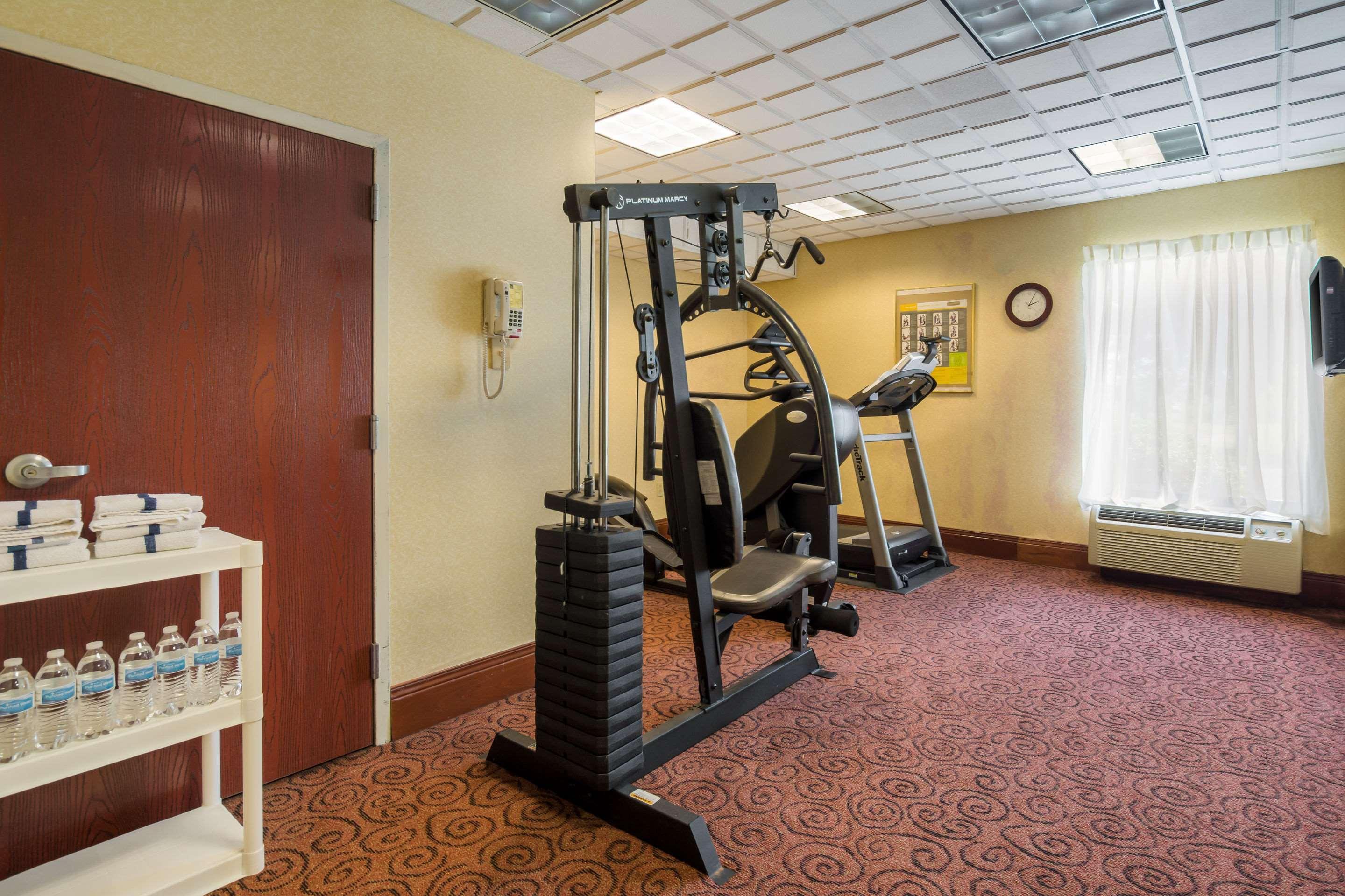 Quality Inn & Suites Sellersburg Exterior photo