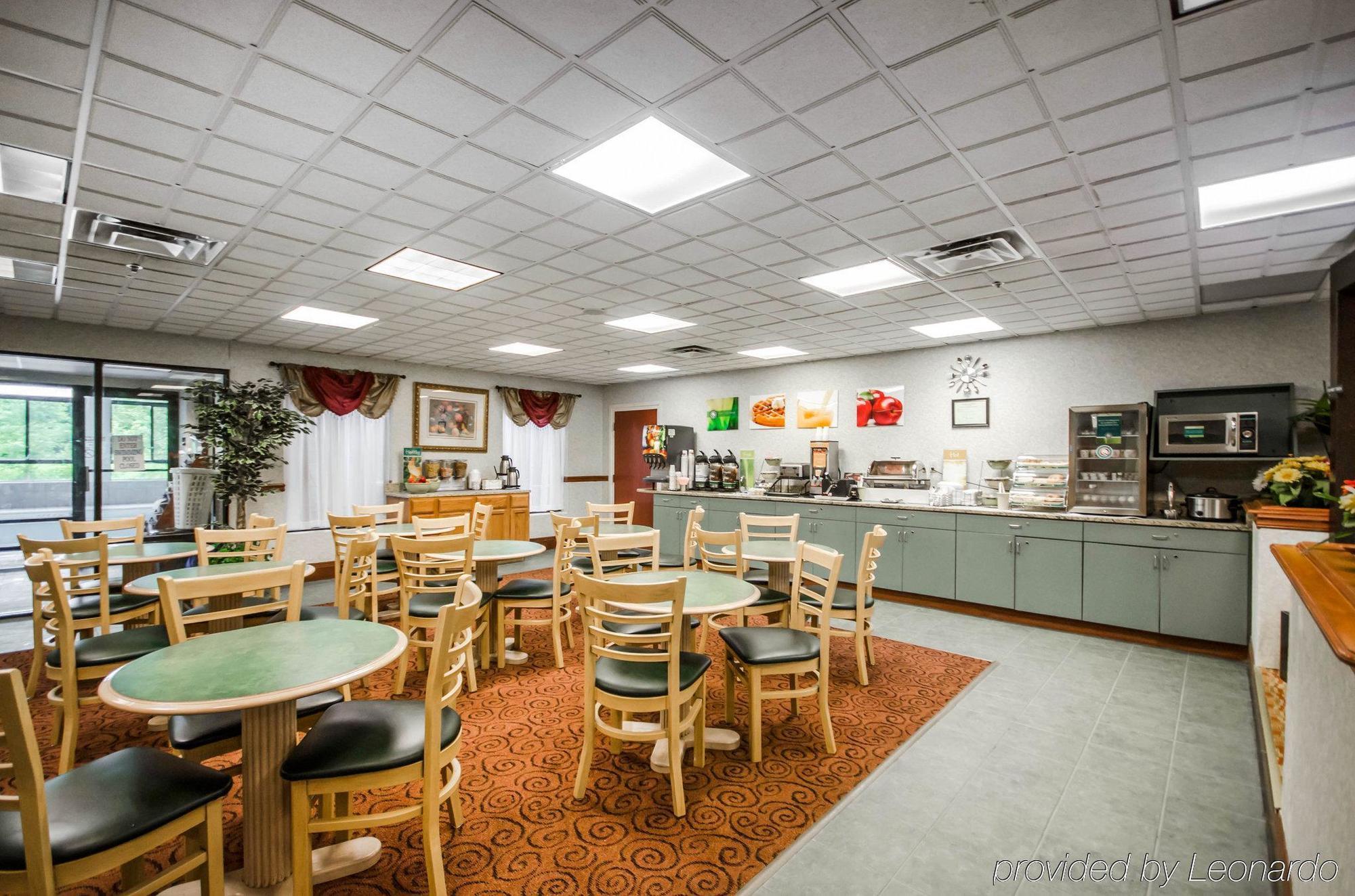 Quality Inn & Suites Sellersburg Exterior photo