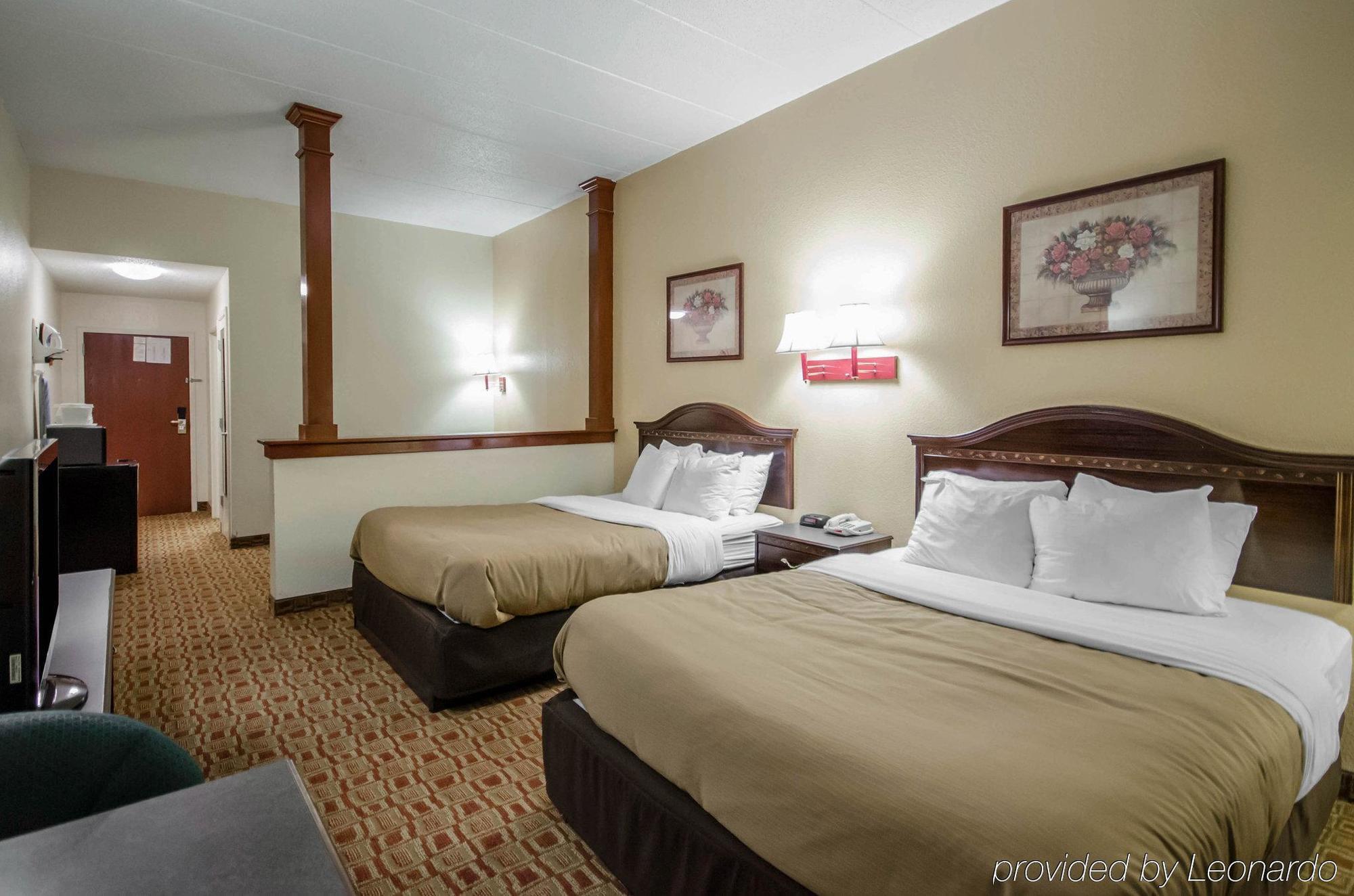 Quality Inn & Suites Sellersburg Exterior photo
